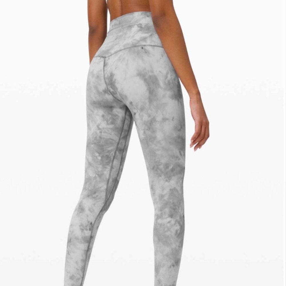 Lululemon SHR Align 25” Grey Diamond Dye size 4